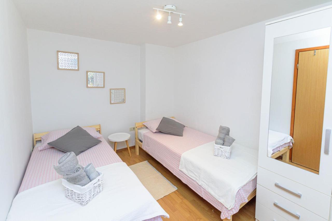Apartment Dragonja พูลา ภายนอก รูปภาพ