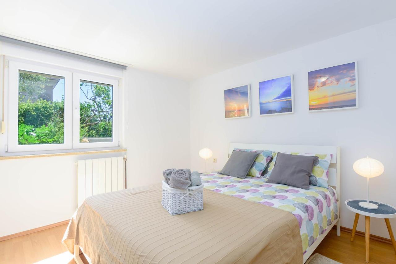 Apartment Dragonja พูลา ภายนอก รูปภาพ