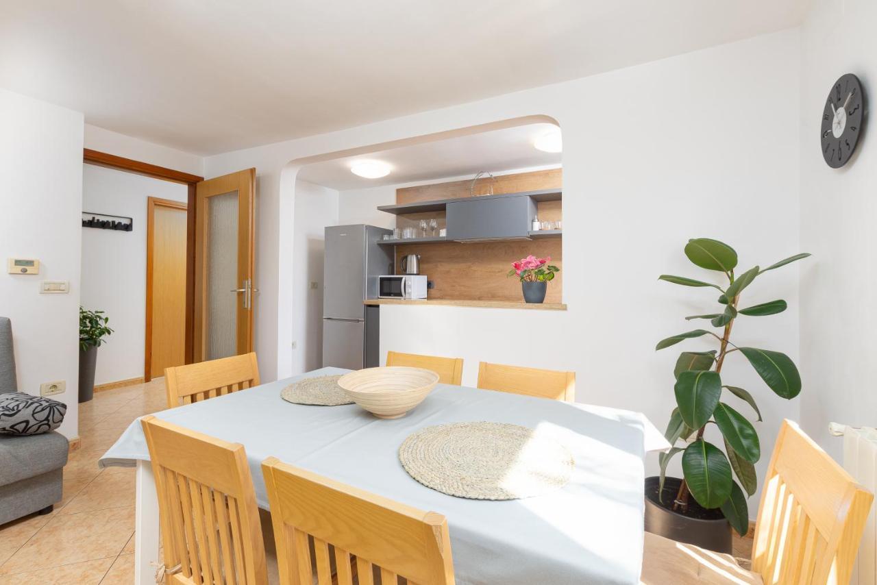 Apartment Dragonja พูลา ภายนอก รูปภาพ