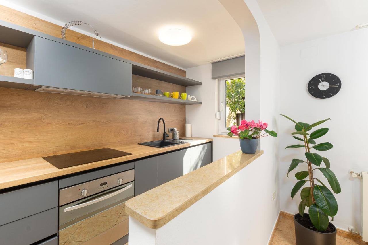 Apartment Dragonja พูลา ภายนอก รูปภาพ