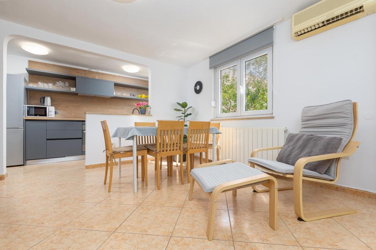 Apartment Dragonja พูลา ภายนอก รูปภาพ
